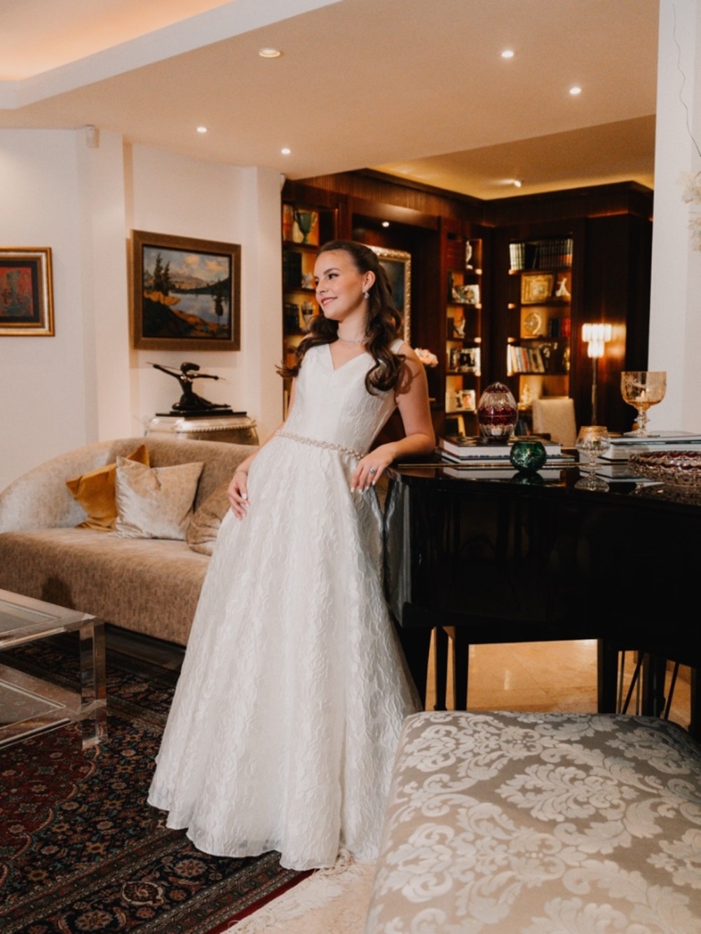 Pronovias Romilly Ivory Jacquard Debutante Bridal Gown Size 4